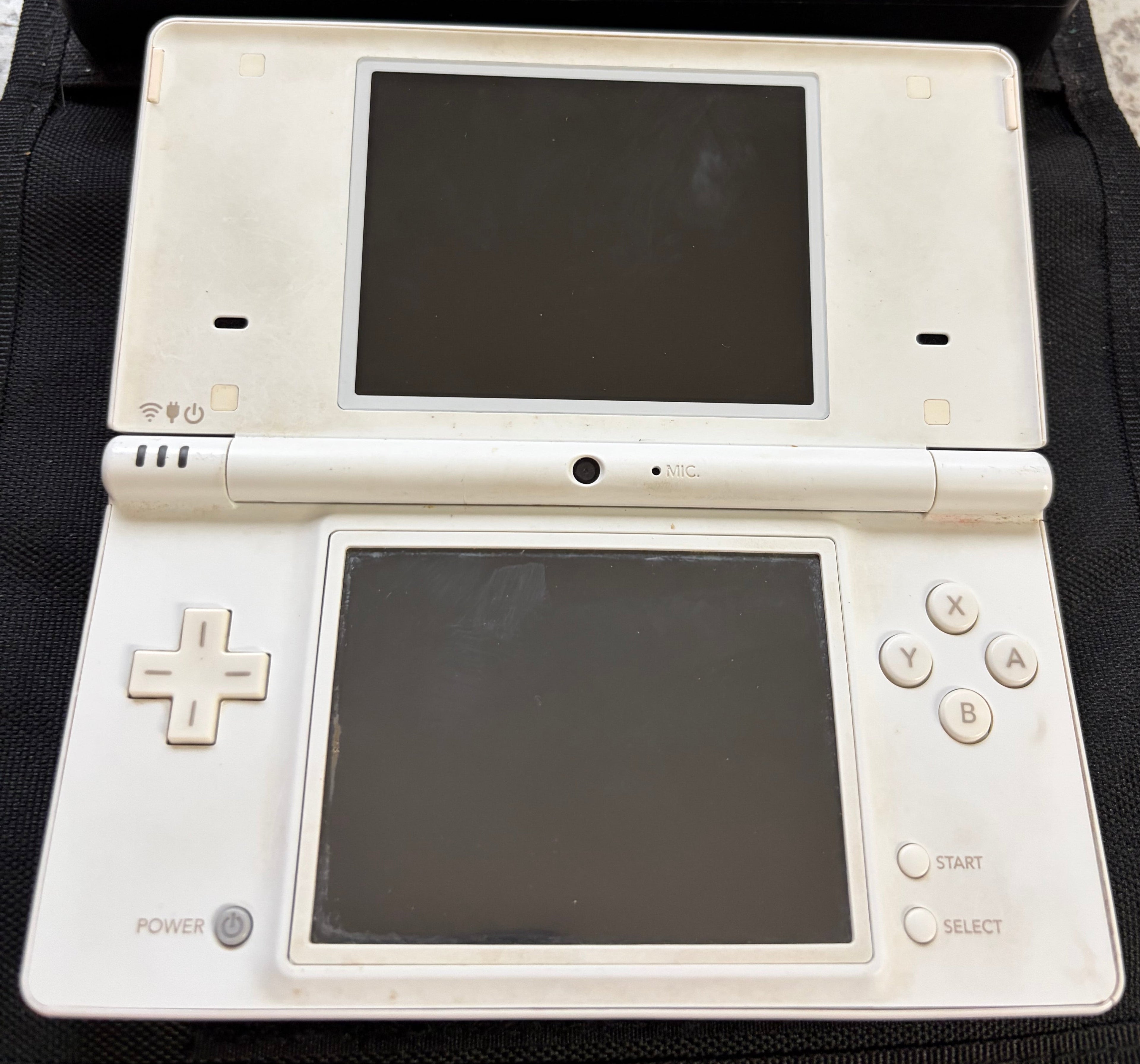 Nintendo DSi (White) ***FOR PARTS***